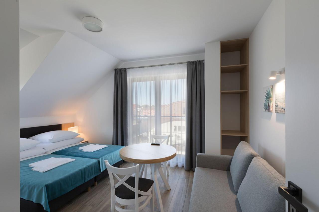 Willa Przy Porcie - Apartamenty Z Aneksami Kuchennymi Ustka Extérieur photo