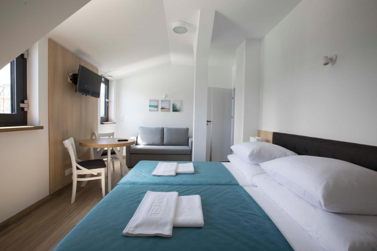 Willa Przy Porcie - Apartamenty Z Aneksami Kuchennymi Ustka Extérieur photo