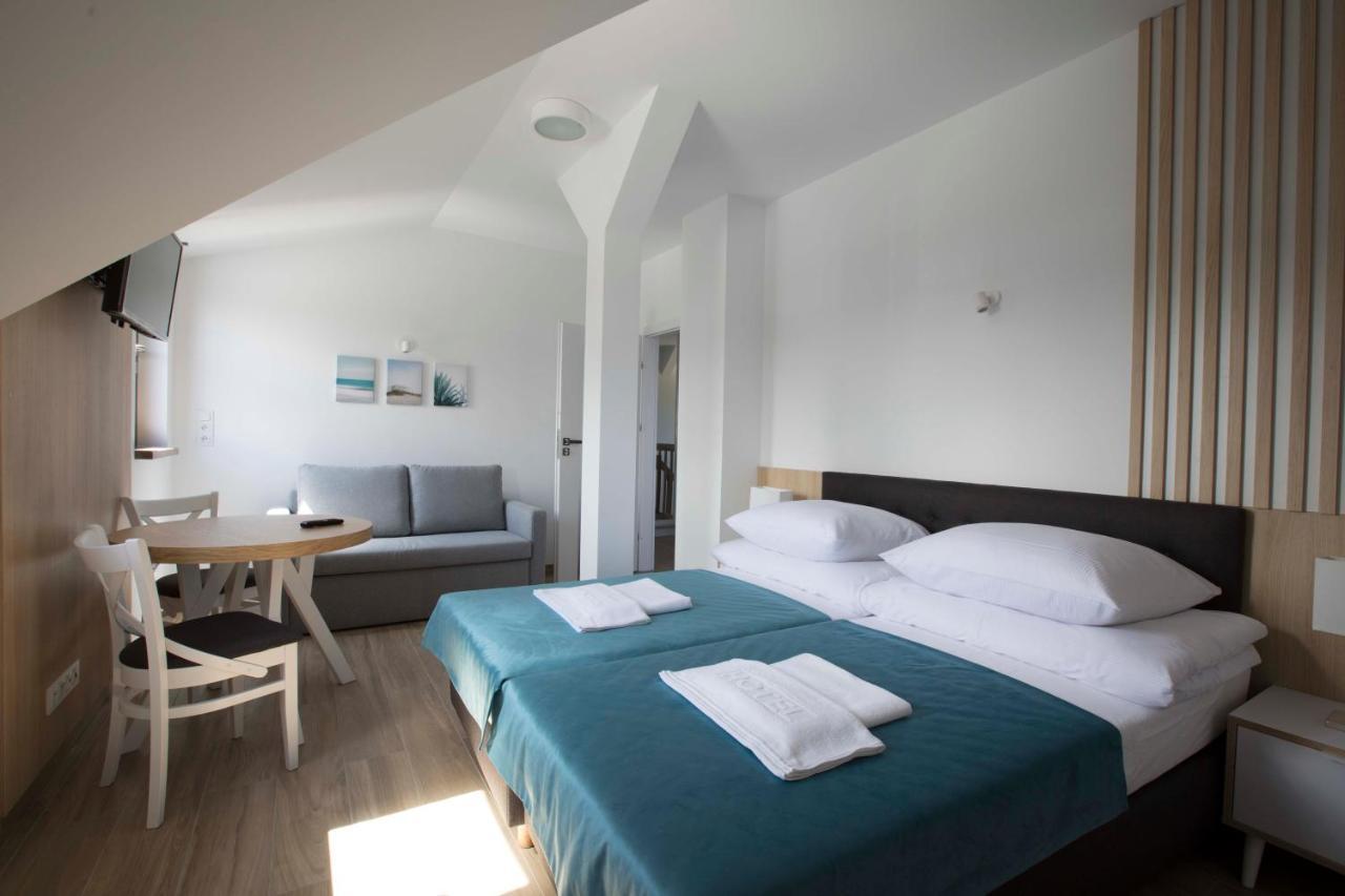 Willa Przy Porcie - Apartamenty Z Aneksami Kuchennymi Ustka Extérieur photo