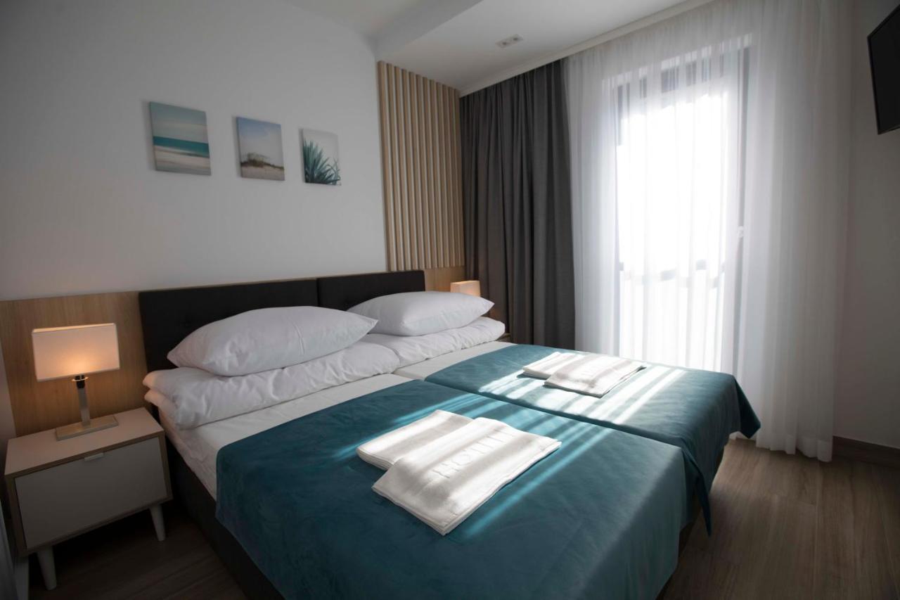 Willa Przy Porcie - Apartamenty Z Aneksami Kuchennymi Ustka Extérieur photo