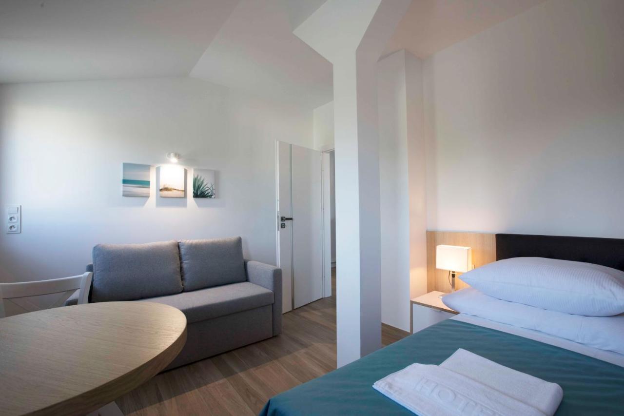Willa Przy Porcie - Apartamenty Z Aneksami Kuchennymi Ustka Extérieur photo
