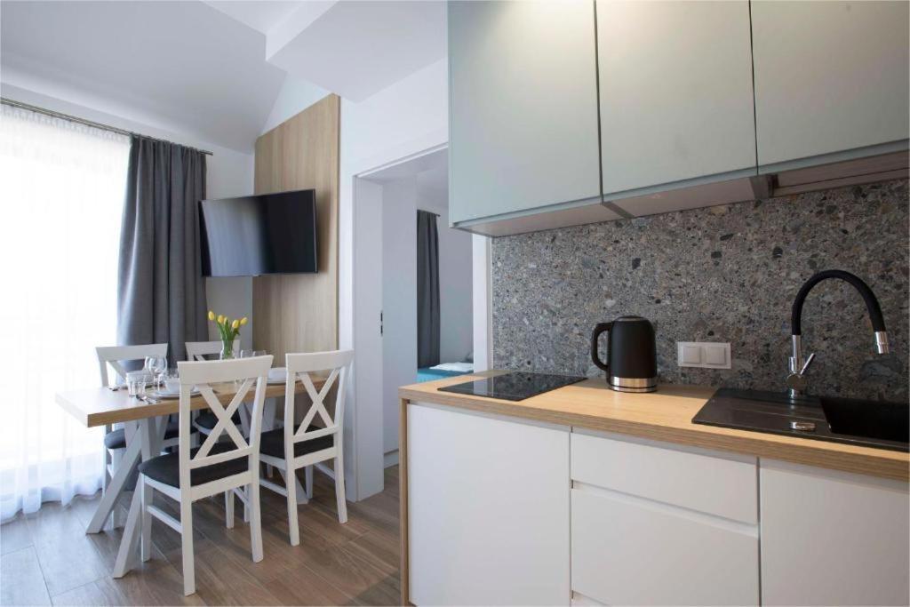 Willa Przy Porcie - Apartamenty Z Aneksami Kuchennymi Ustka Extérieur photo